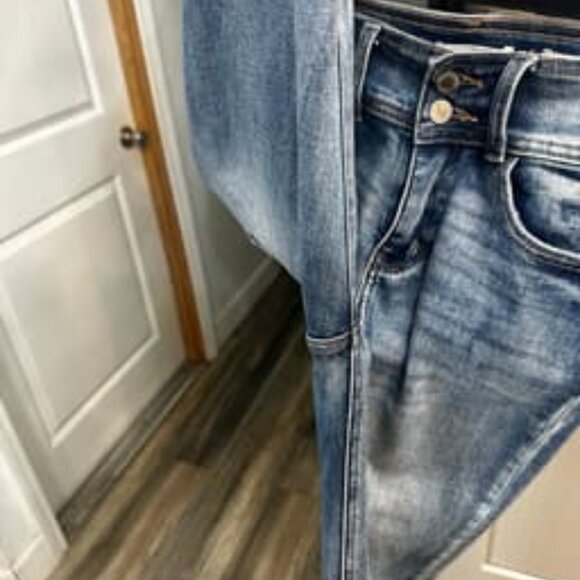 Like new condition size 25 women’s ankle skinny jeans. - Picture 6 of 7